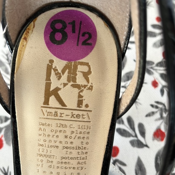 MRKT high heeled black shoe. Size 8.5. Beautiful condition. - Picture 2 of 8